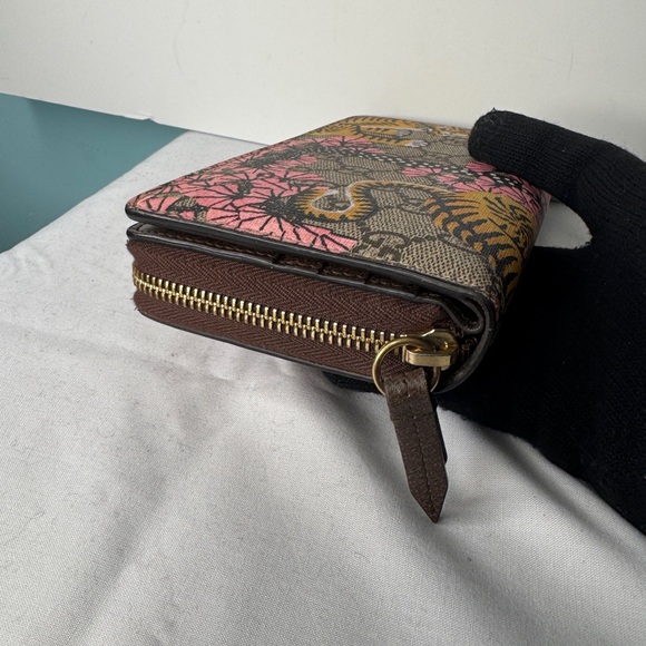 Gucci Pink and Brown Tiger Print Double Sided (Limited Edition) Wallet - Picture 5 of 10